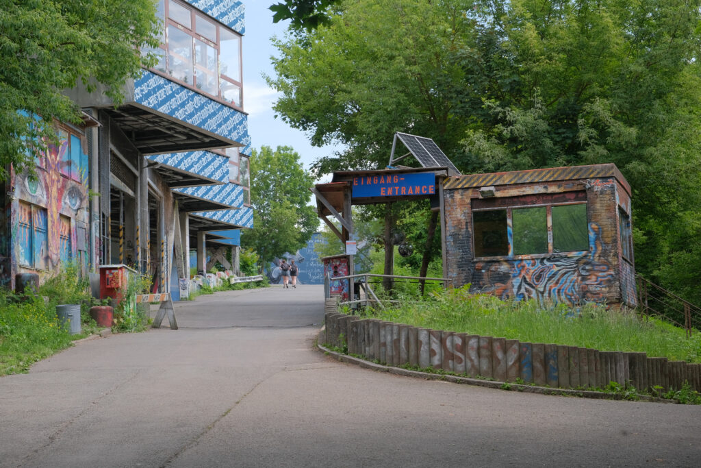 Der Eingang zur US-amerikanischen Abhörstation auf dem Teufelsberg.