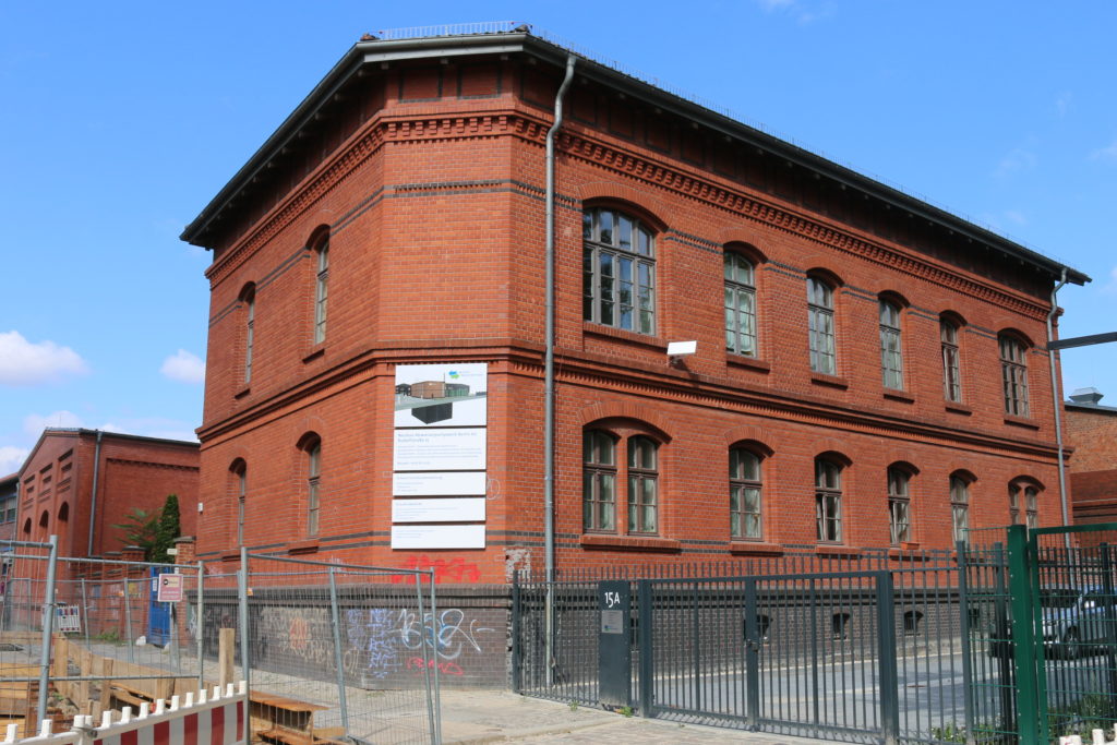 Gebäudeensemble der Pumpstation XII aus rotem Backstein