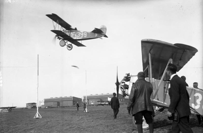 Flugplatz Staaken Schaufliegen 1925