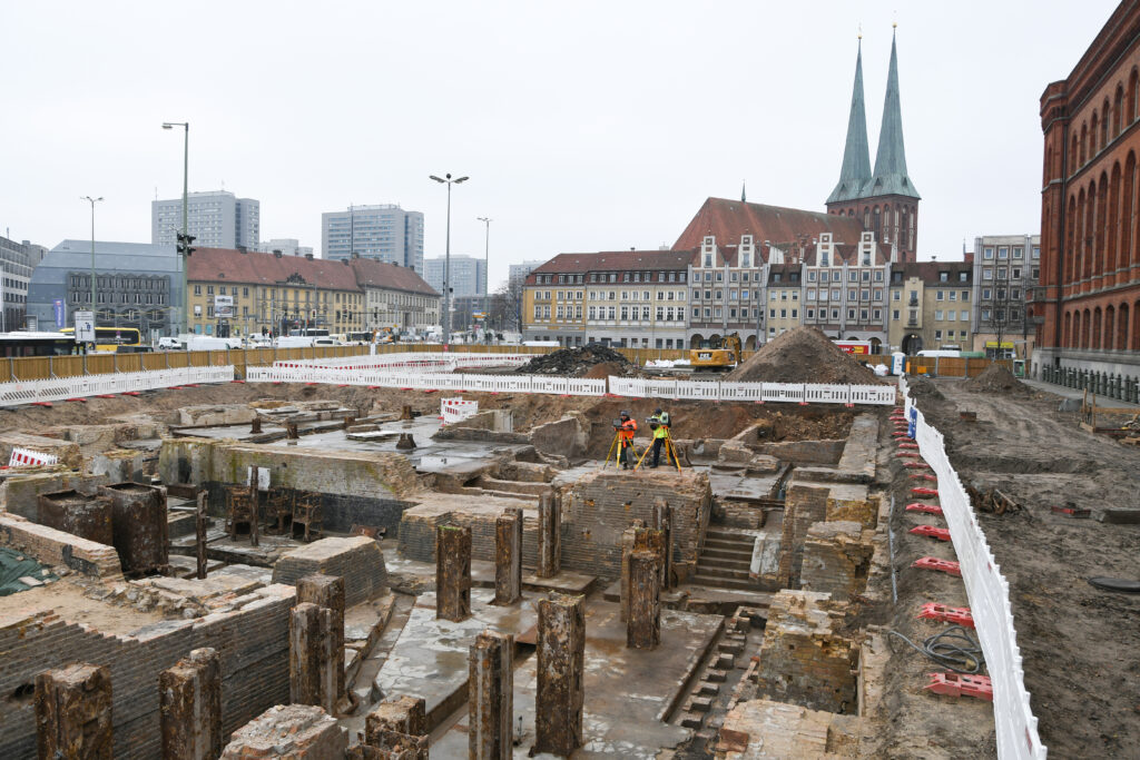 Ausgrabung am Molkenmarkt mit Resten eines E-Werks