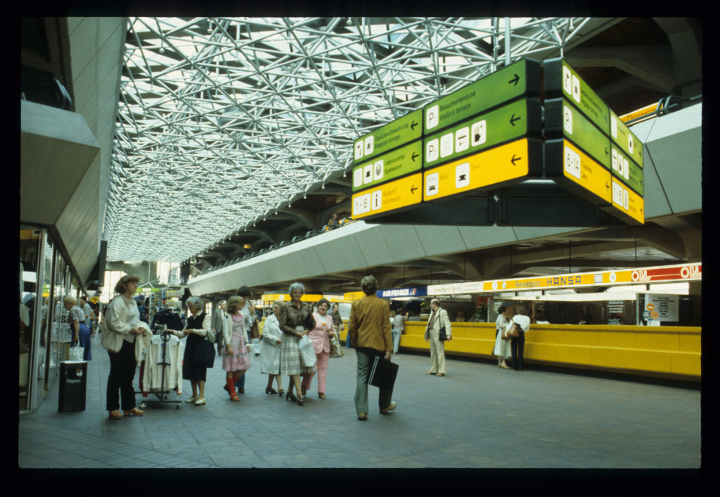 Flughafen Tegel Innen im Terminal 1979