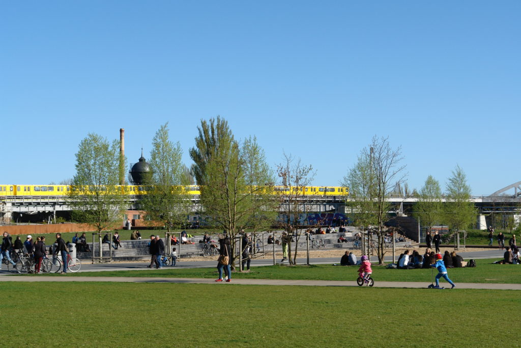 Park am Gleisdreieck mit U-Bahn