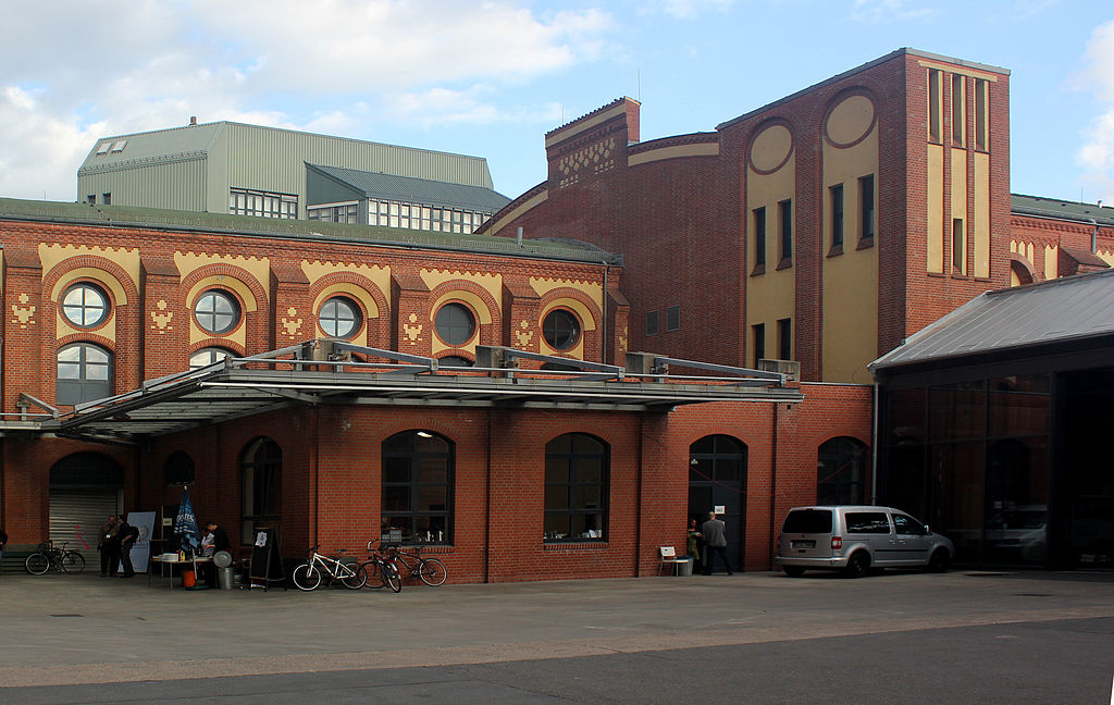 Postpaketbahnhof STATION Berlin