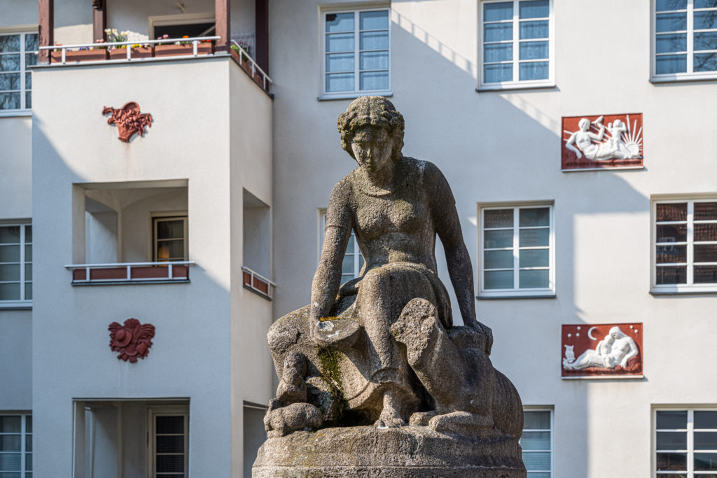 Siedlung Siemensstadt Statue