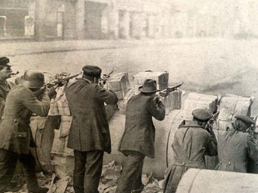 Barrikade während des Spartakusaufstandes in Berlin