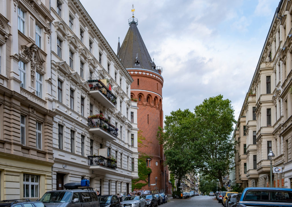 Wasserturm auf dem Tempelhofer Berg, Blick von der Straße