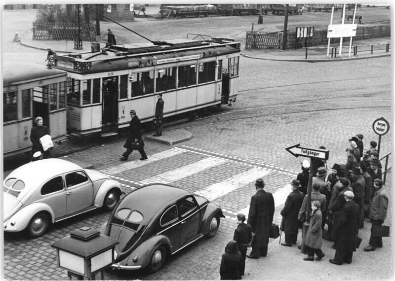 Zebrastreifen Schöneweide erster Fußgängerschutzweg 1952