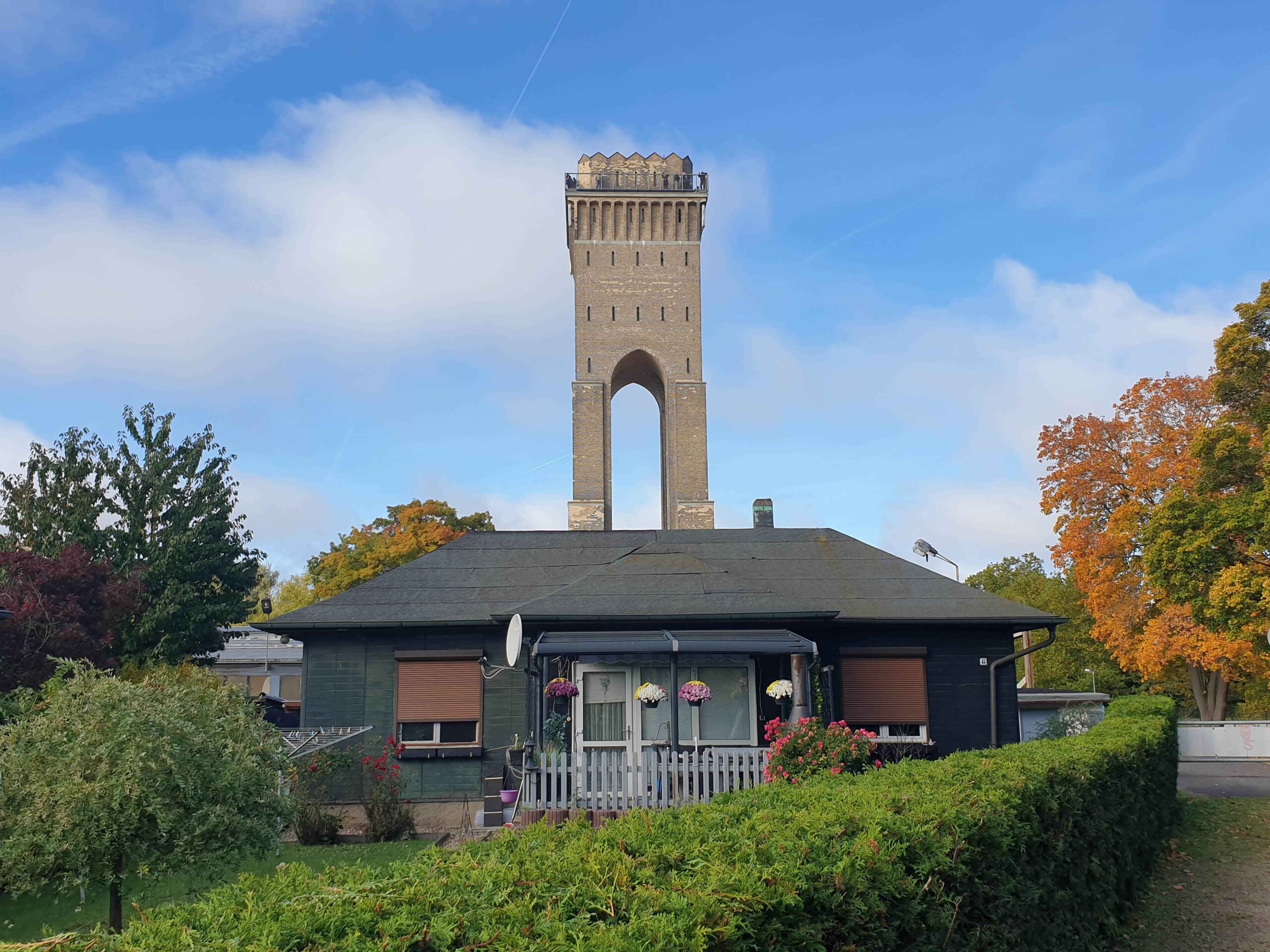 Kupferhaus Mustersiedlung mit Wasserturm | bzi/Foto: Karsten Feucht, 2025