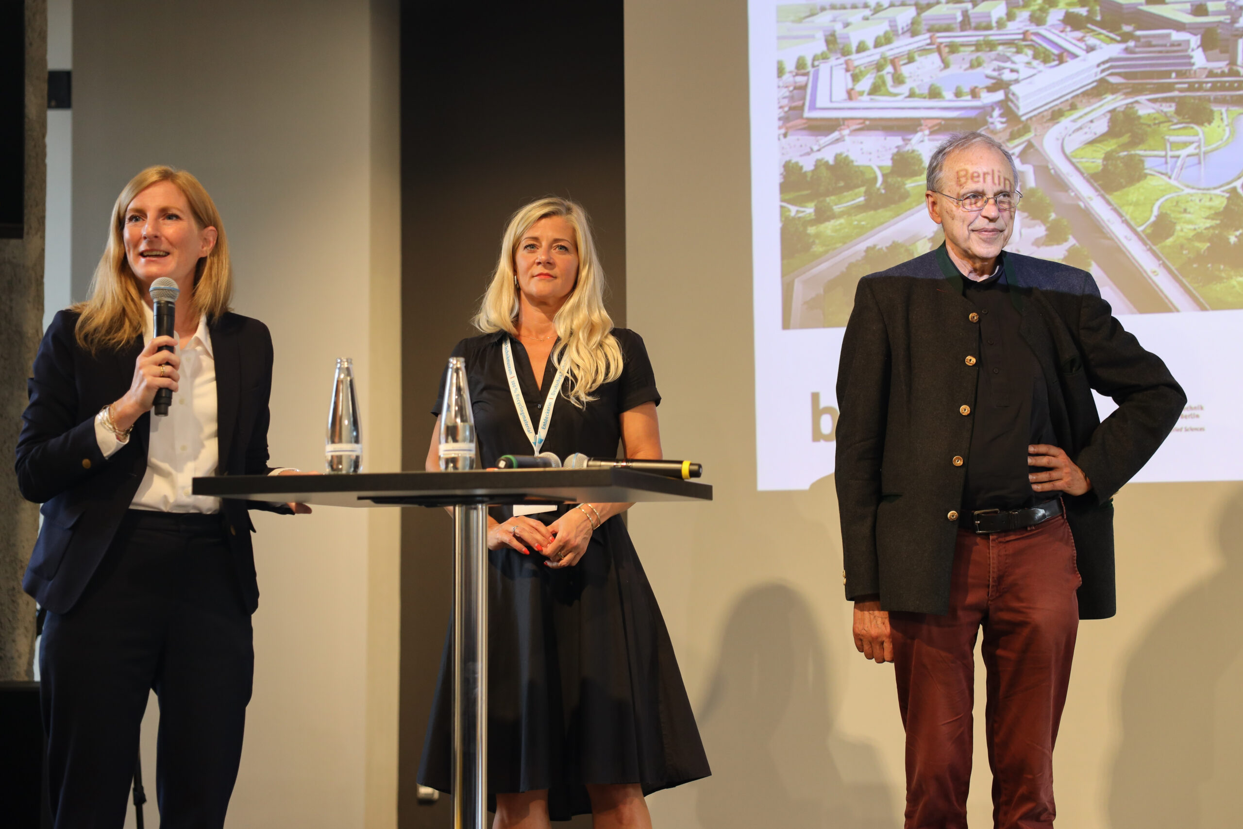 Gesprächsrunde mit Anna Lena Joisten, Dr. Johanna Sonnenburg und Prof. Dr. Harald Bodenschatz | © bzi/Foto: Lea Gleisberg, 2023