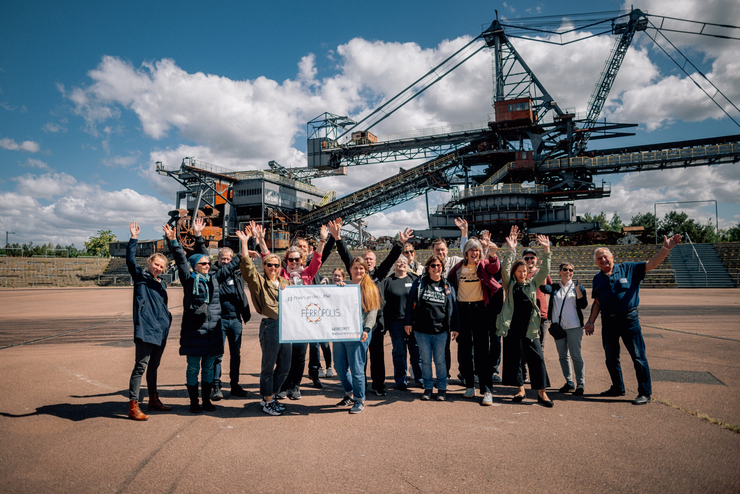 Teilnehmende bei der Werkstatt Industriekultur 2025 auf Ferropolis. | © Hartmut Bösener