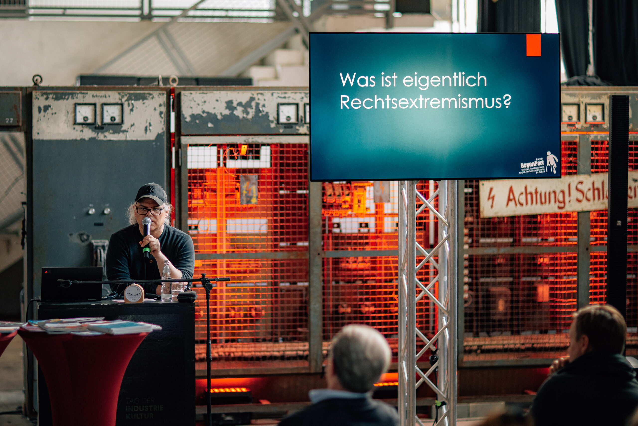 Beratung gegen Rechtsextremismus in Vereinen und Institutionen ist das Thema des ersten Workshops. | © Hartmut Bösener